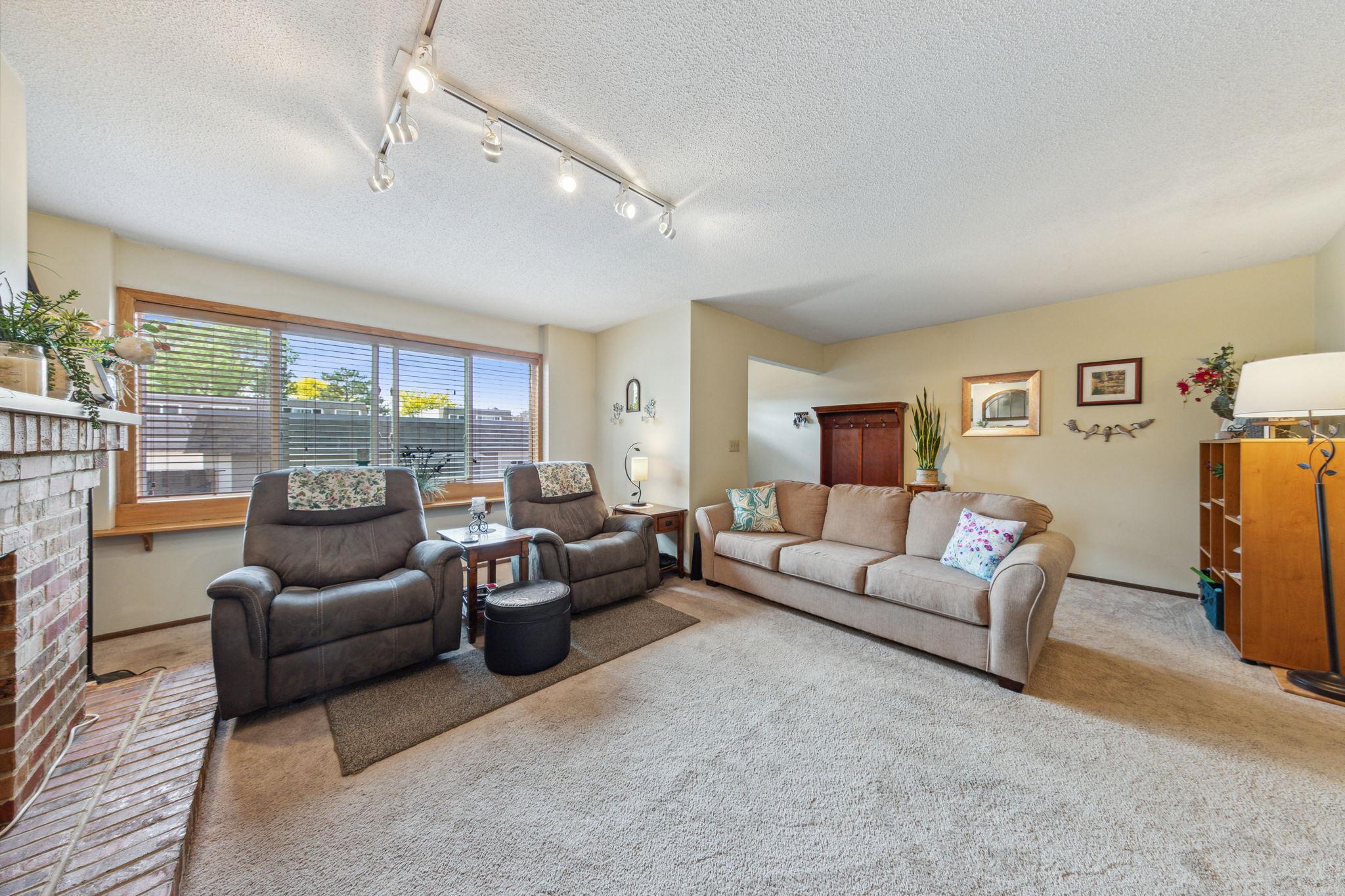 10464 Dupont Road South Bloomington, MN 55431 - Photo 4 of 32 Gallery Image 4
