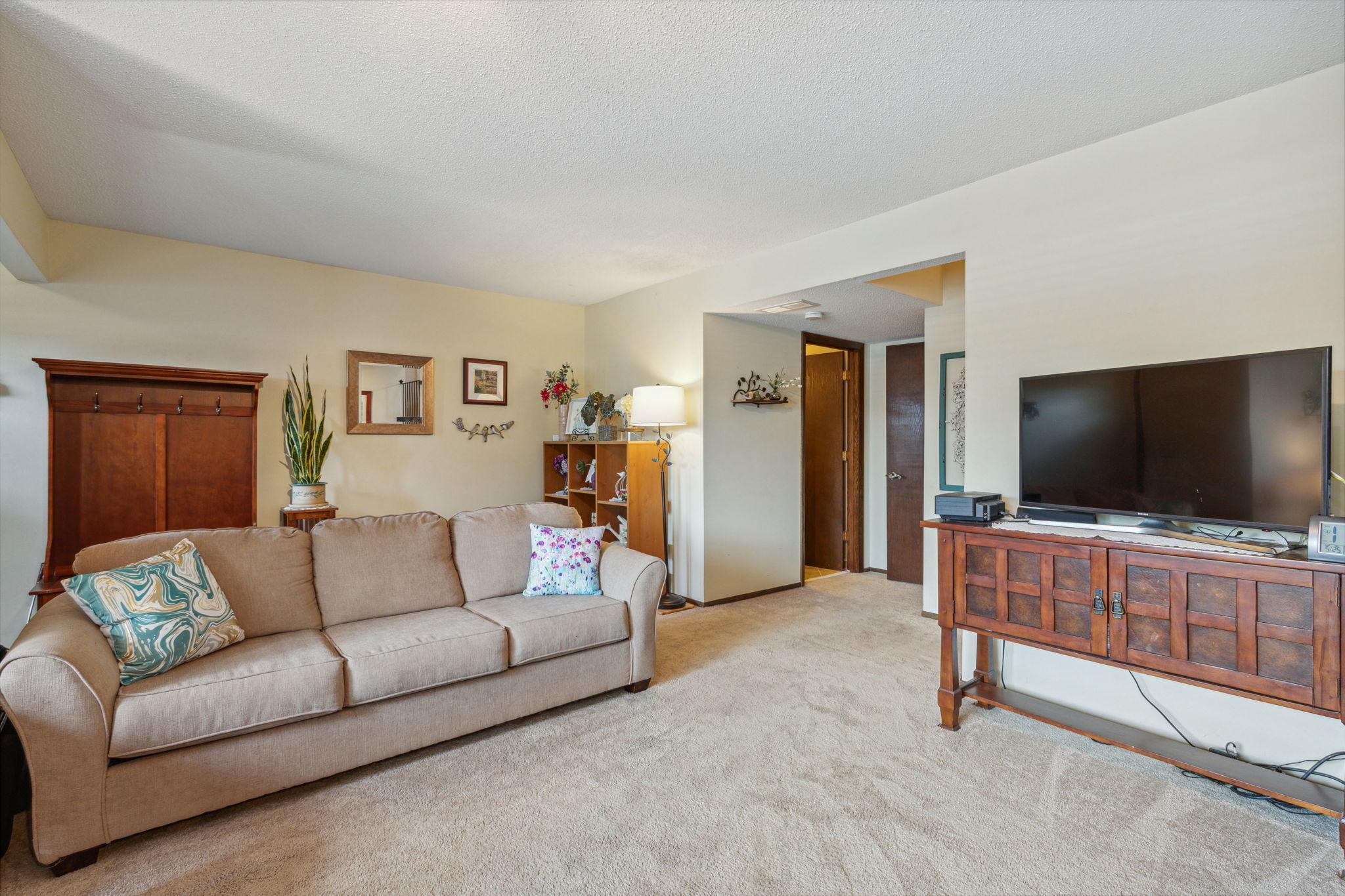 10464 Dupont Road South Bloomington, MN 55431 - Photo 6 of 32 Gallery Image 6