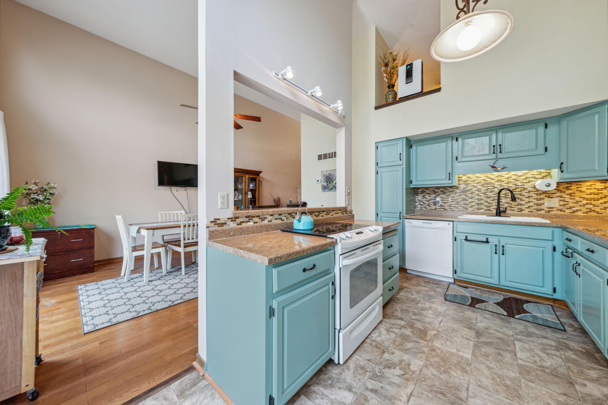 10464 Dupont Road South Bloomington, MN 55431 - Photo 8 of 32 Gallery Image 8