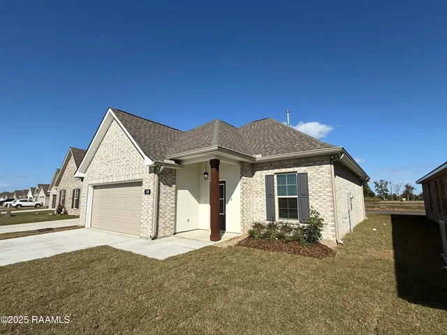 $2,200 | 135 Ridley Lane, Youngsville, LA 70592