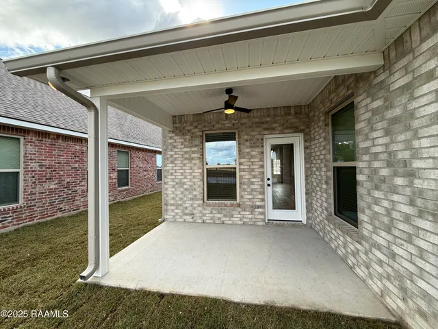 $2,200 | 135 Ridley Lane, Youngsville, LA 70592