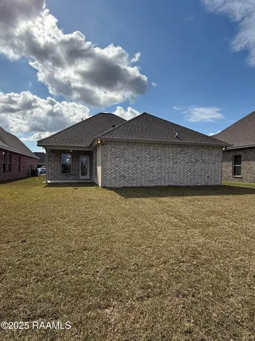 $2,200 | 135 Ridley Lane, Youngsville, LA 70592