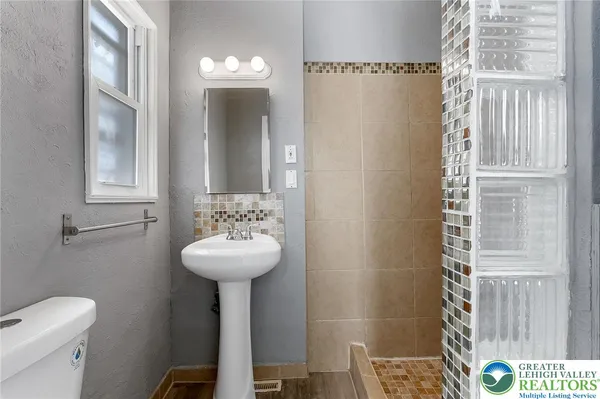 $215,000 | 1304 West Gordon Street, Allentown, PA 18102