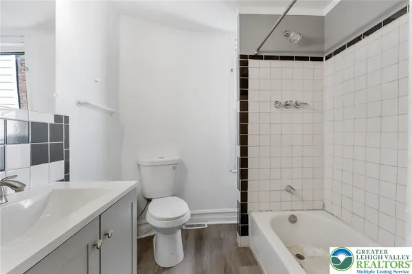 $215,000 | 1304 West Gordon Street, Allentown, PA 18102