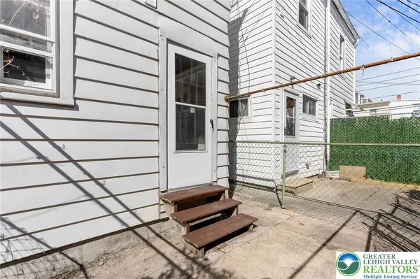 $215,000 | 1304 West Gordon Street, Allentown, PA 18102