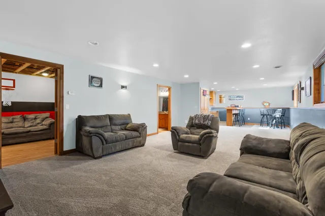 $509,900 | 192 Whimbrel Court, Pulaski, WI 54162