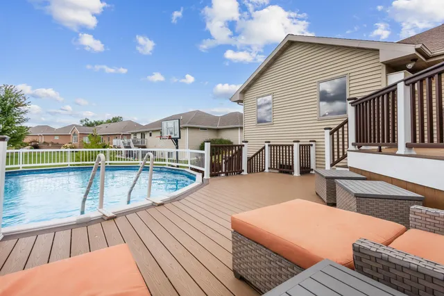 $509,900 | 192 Whimbrel Court, Pulaski, WI 54162