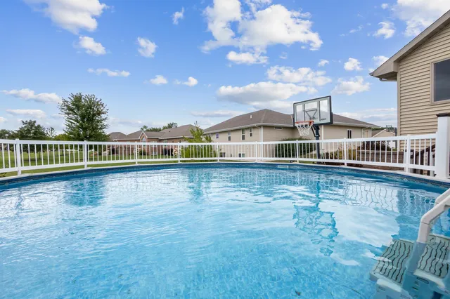 $509,900 | 192 Whimbrel Court, Pulaski, WI 54162