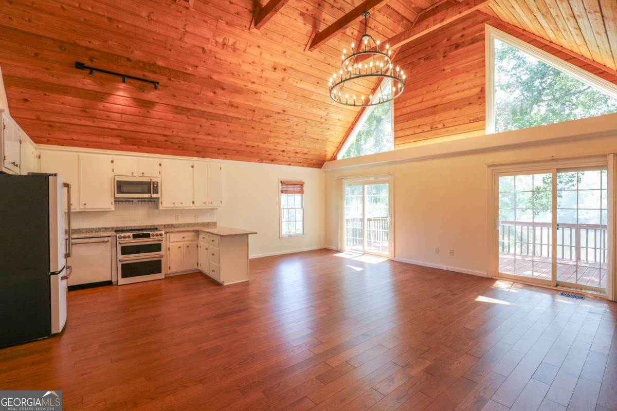 129 Southshore Road Eatonton, GA 31024 - Photo 5 of 48
