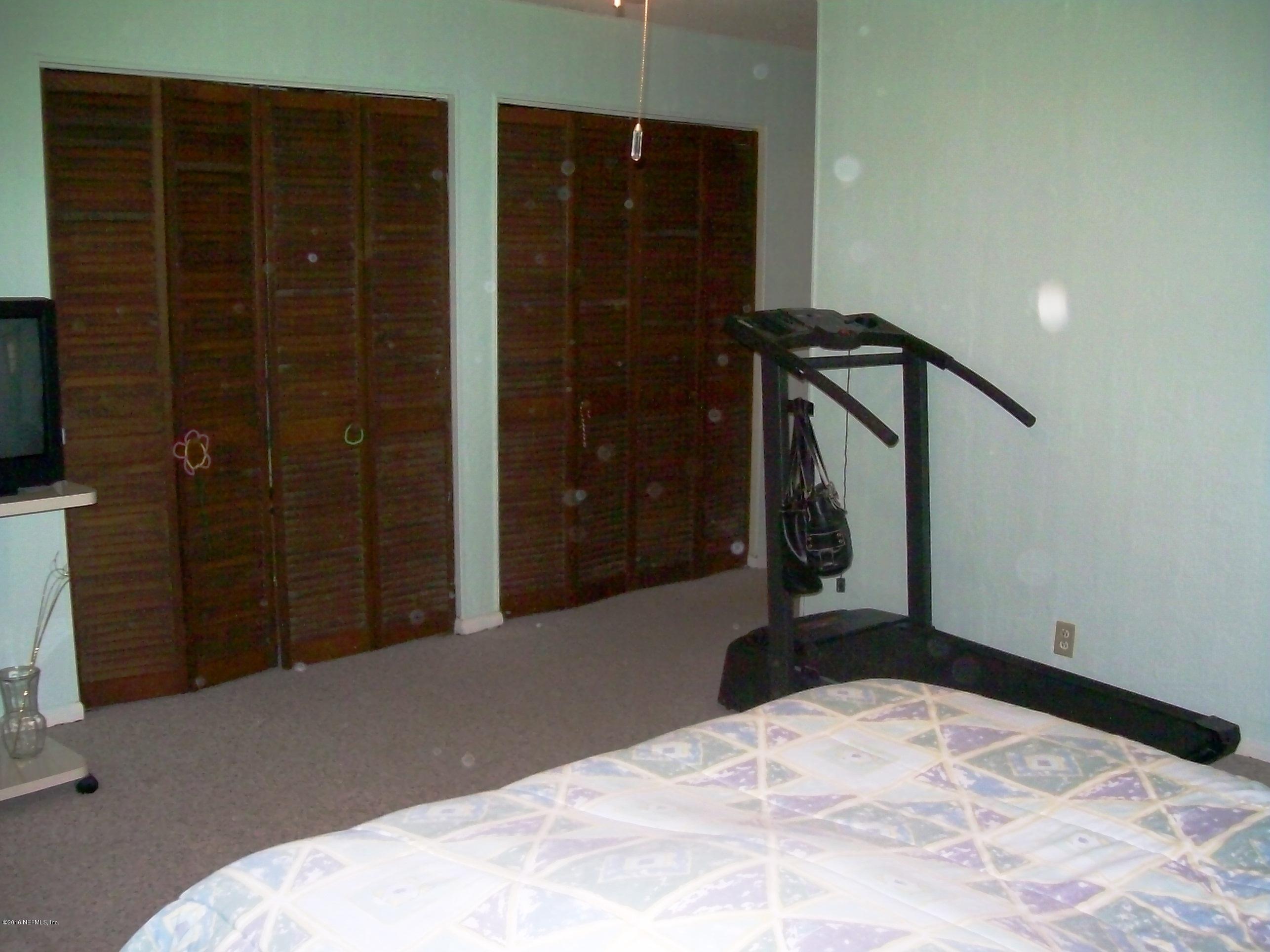 150 Spooner Road Hawthorne, FL 32640 - Photo 4 of 18 4) Master Bedroom