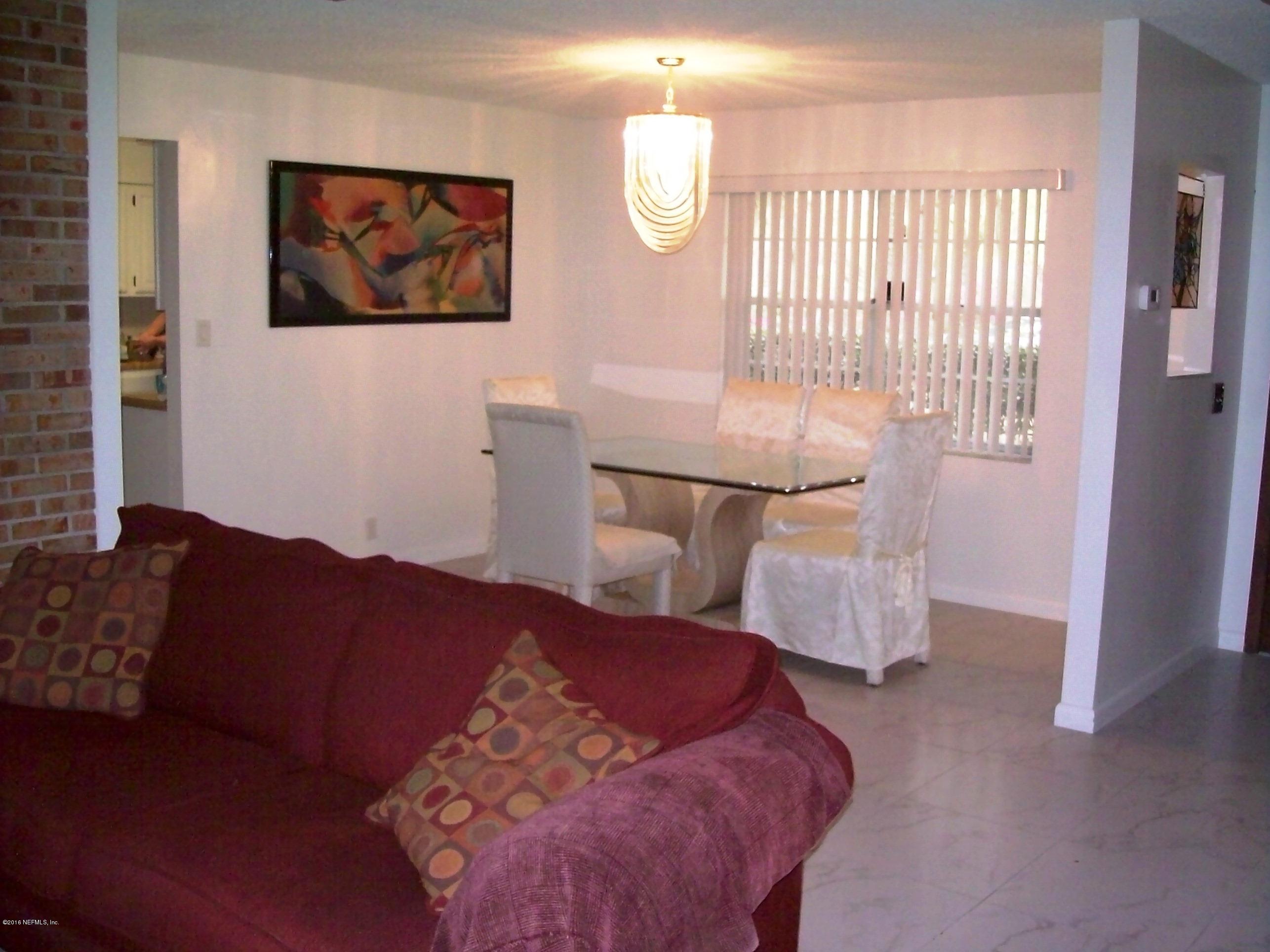 150 Spooner Road Hawthorne, FL 32640 - Photo 10 of 18 10) Living Room to Dining