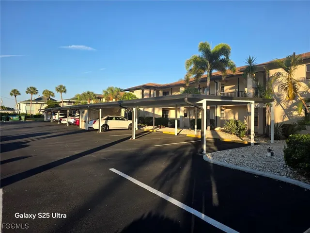 $179,000 | 4525 Country Club Boulevard, Unit 207, Cape Coral, FL 33904