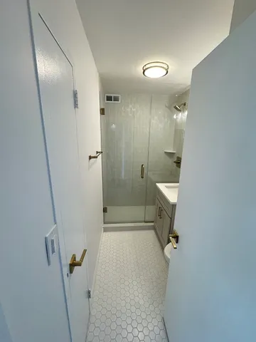 $2,800 | 2970 North Lake Shore Drive, Unit 18D, Chicago, IL 60657