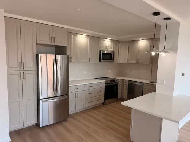 $2,800 | 2970 North Lake Shore Drive, Unit 18D, Chicago, IL 60657