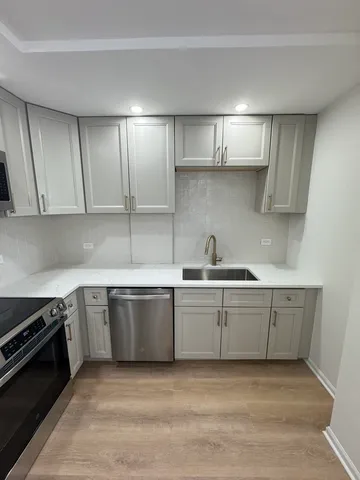 $2,800 | 2970 North Lake Shore Drive, Unit 18D, Chicago, IL 60657