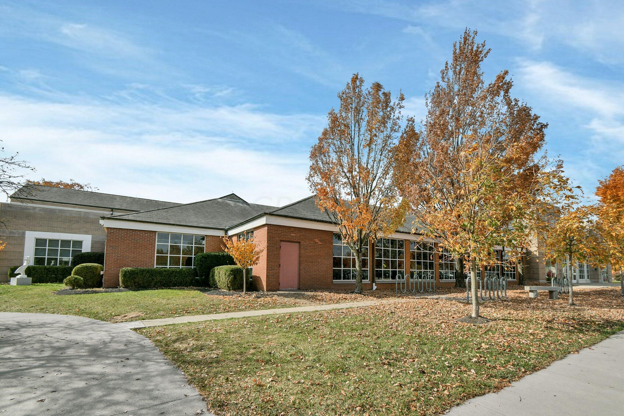 2575 Kent Road Upper Arlington, OH 43221 - Photo 77 of 91 Library