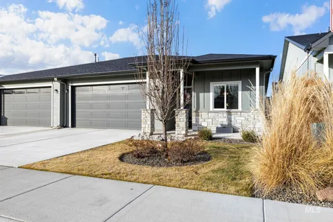 $424,900 | 4871 North White Cap Lane, Meridian, ID 83646