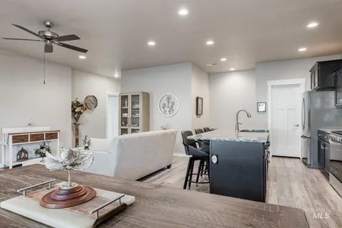 $424,900 | 4871 North White Cap Lane, Meridian, ID 83646