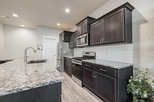 $424,900 | 4871 North White Cap Lane, Meridian, ID 83646
