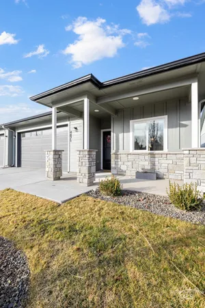 $424,900 | 4871 North White Cap Lane, Meridian, ID 83646