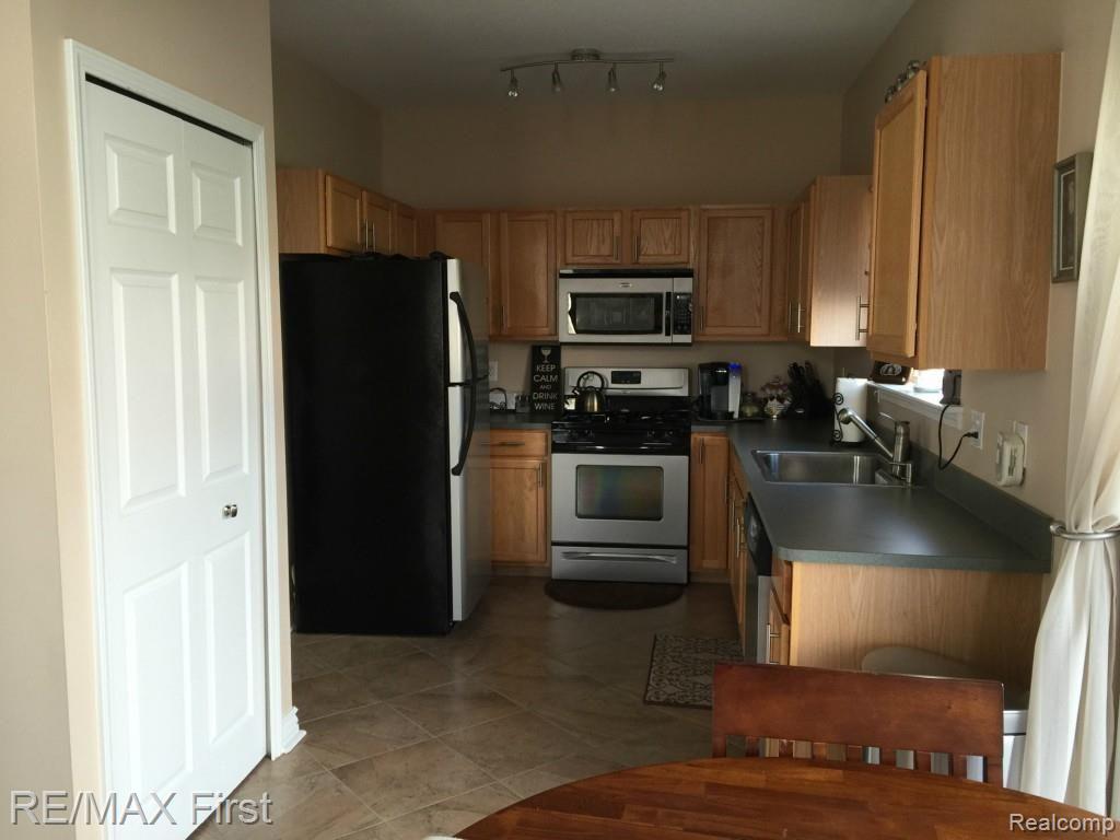 52228 Rivard Road New Baltimore, MI 48047 - Photo 5 of 25 image3.jpg