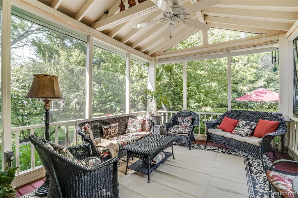 1179 Barneswood Lane Rochester Hills, MI 48306 - Photo 8 of 32