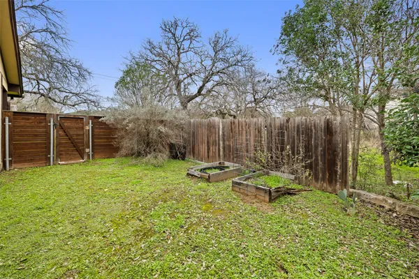 $3,250 | 1301 South Quinlan Park Road, Austin, TX 78732
