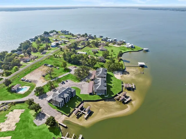 $2,250 | 2112 Fm 3186, Unit B8, Onalaska, TX 77360