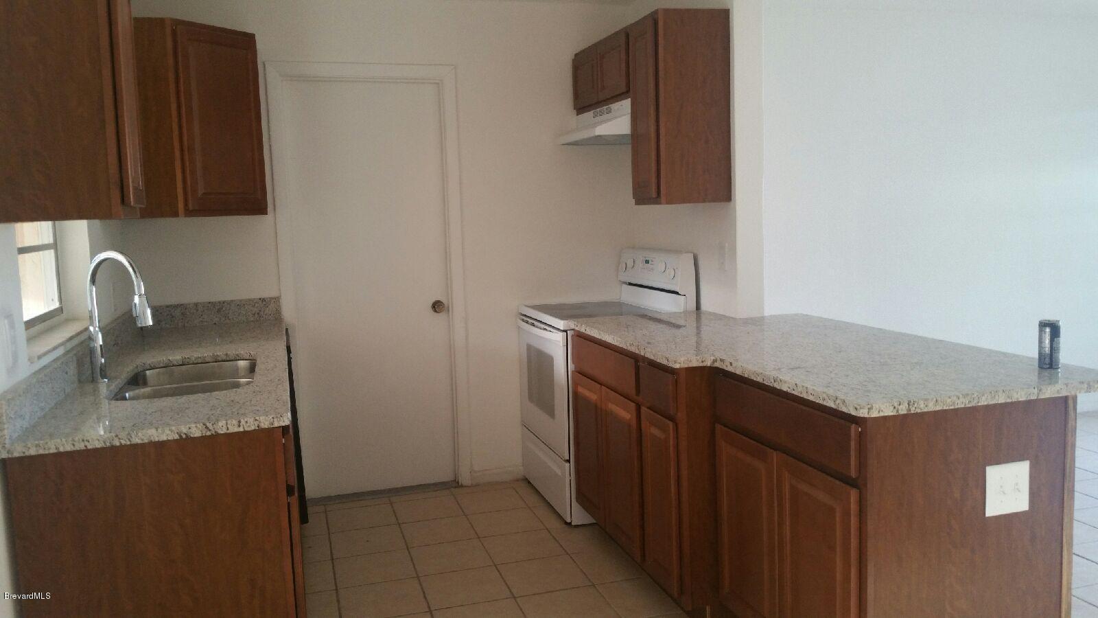 623 Tooley Road Southwest Palm Bay, FL 32908 - Photo 4 of 6 updated kitchen