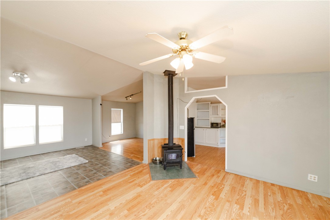 4741 Eden Road Golden Valley, AZ 86413 - Photo 11 of 75 Living Room