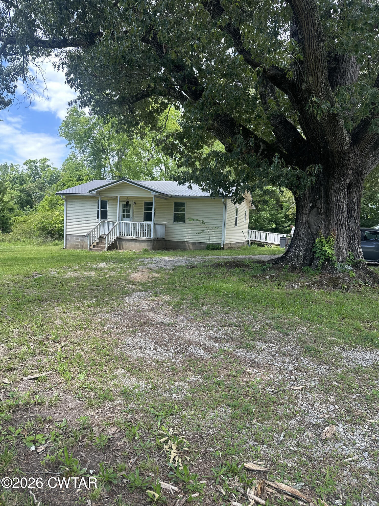255 West Lewis Street Decaturville, TN 38329 - Photo 2 of 9 side front