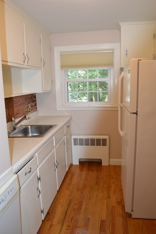 15 Chase Road Waltham, MA 02452 - Photo 3 of 14 Gallery Image 3