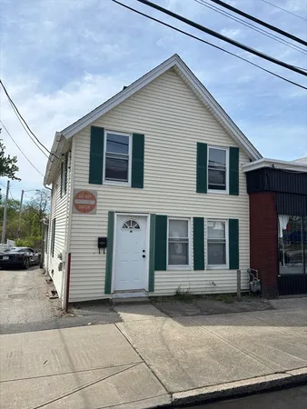 $2,000 | 14 Sheridan Street, Unit 1, Chicopee, MA 01020