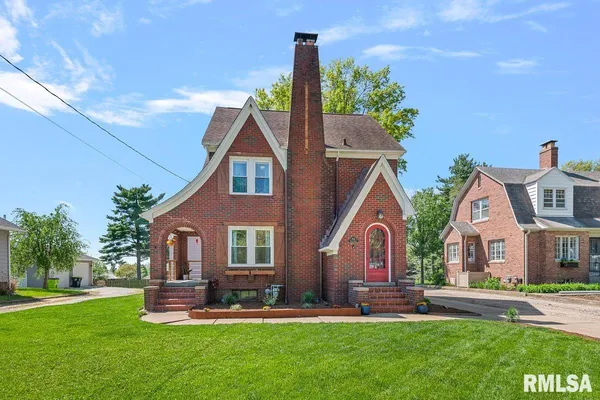 $249,900 | 1841 Mound Road, Jacksonville, IL 62650