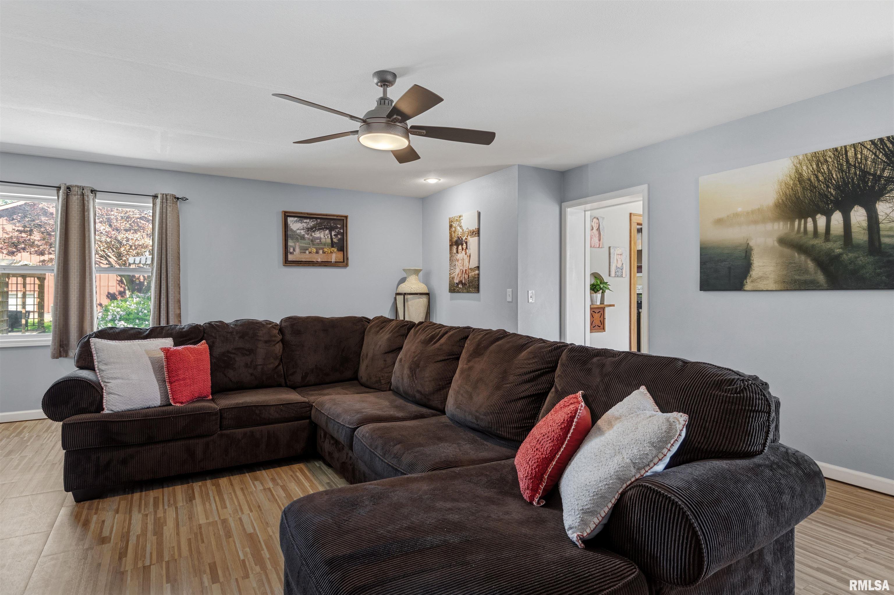 1841 Mound Road Jacksonville, IL 62650 - Photo 13 of 41