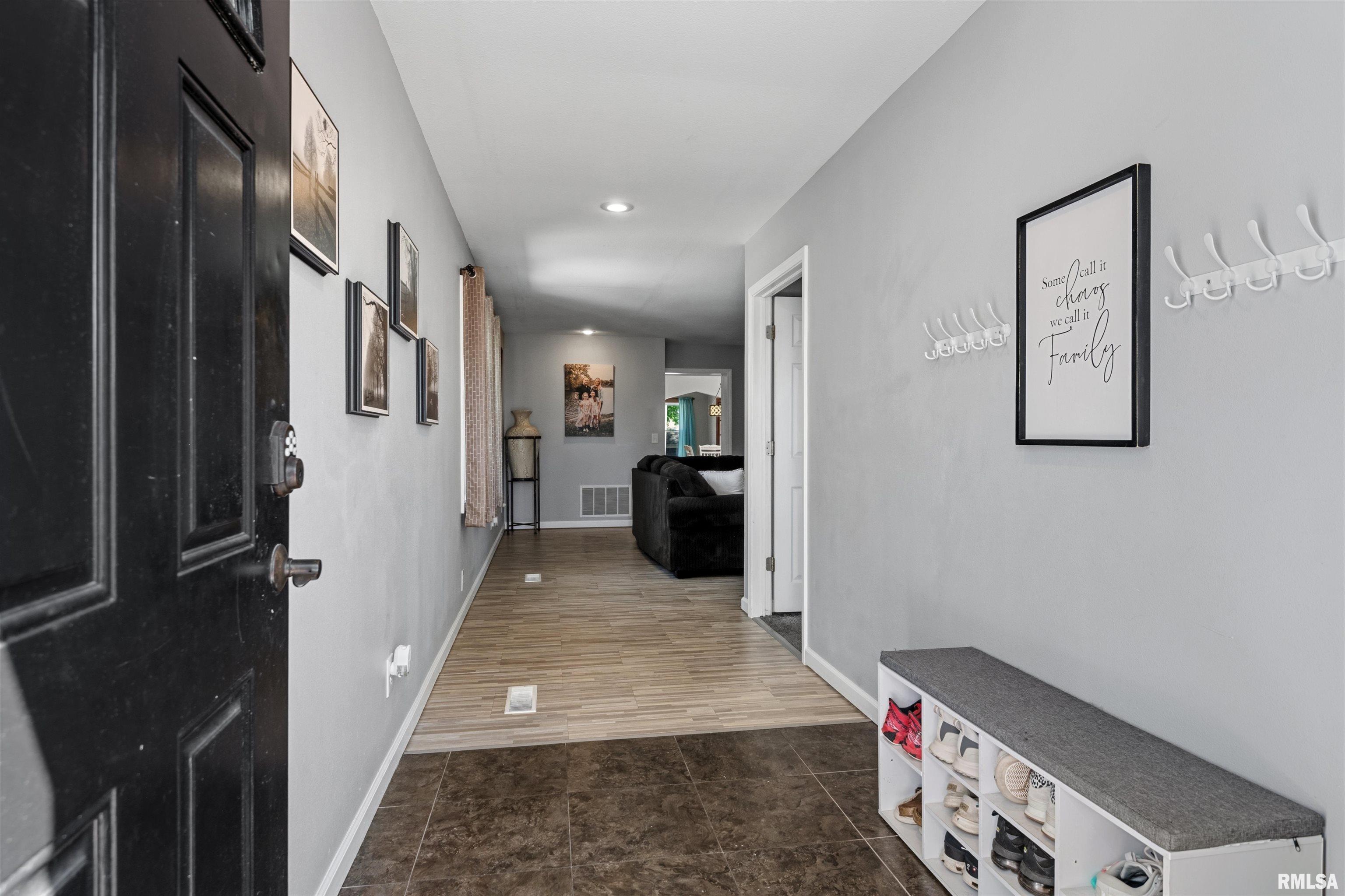 1841 Mound Road Jacksonville, IL 62650 - Photo 15 of 41