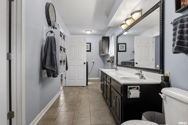 $249,900 | 1841 Mound Road, Jacksonville, IL 62650
