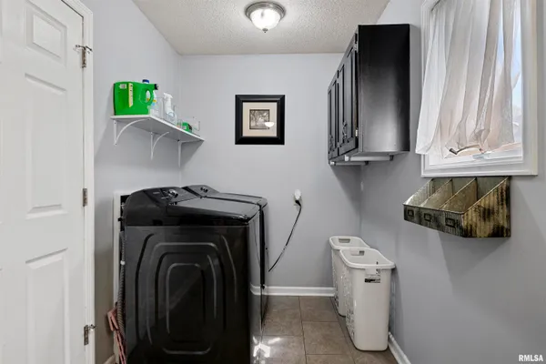 $249,900 | 1841 Mound Road, Jacksonville, IL 62650