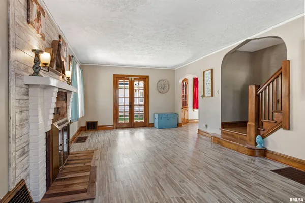 $249,900 | 1841 Mound Road, Jacksonville, IL 62650
