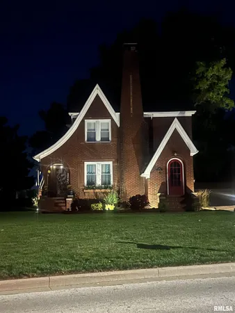 $249,900 | 1841 Mound Road, Jacksonville, IL 62650