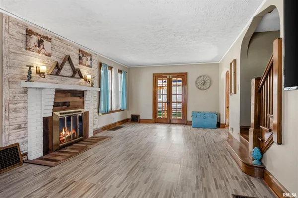 $249,900 | 1841 Mound Road, Jacksonville, IL 62650