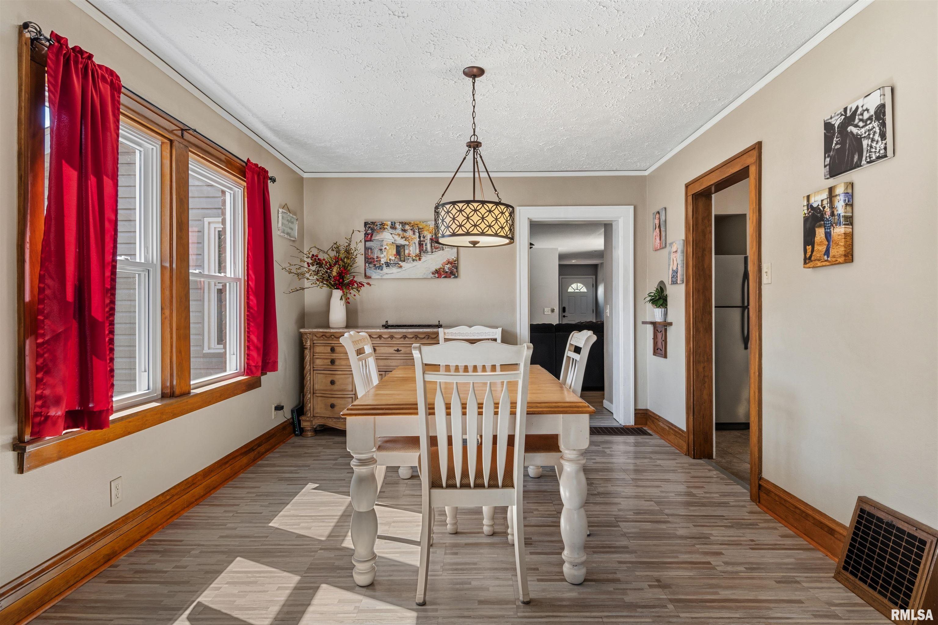 1841 Mound Road Jacksonville, IL 62650 - Photo 7 of 41