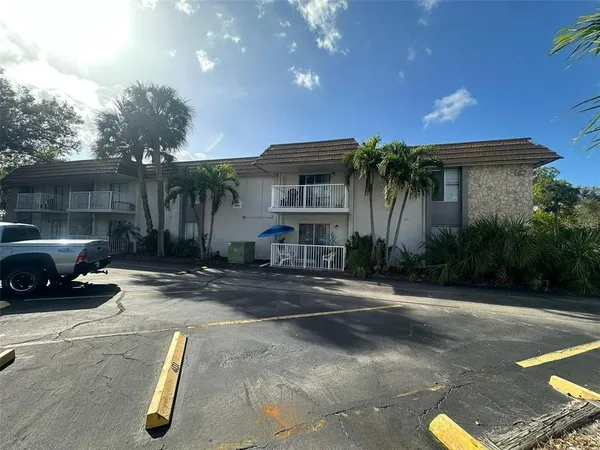 $1,290 | 1830 Maravilla Avenue, Unit 416, Fort Myers, FL 33901