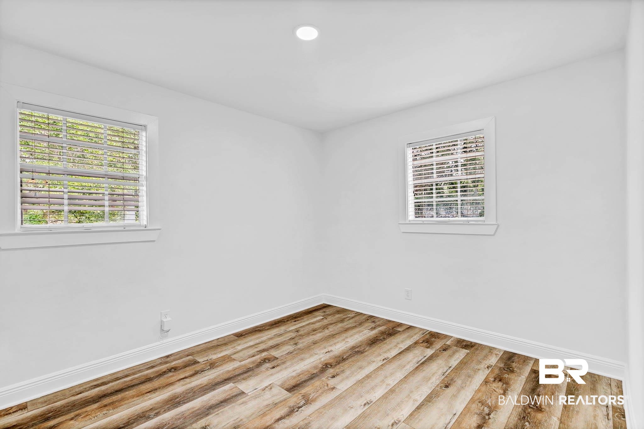 4705 Sherry Court Mobile, AL 36693 - Photo 50 of 100 Empty room featuring wood finished floors and recessed lighting