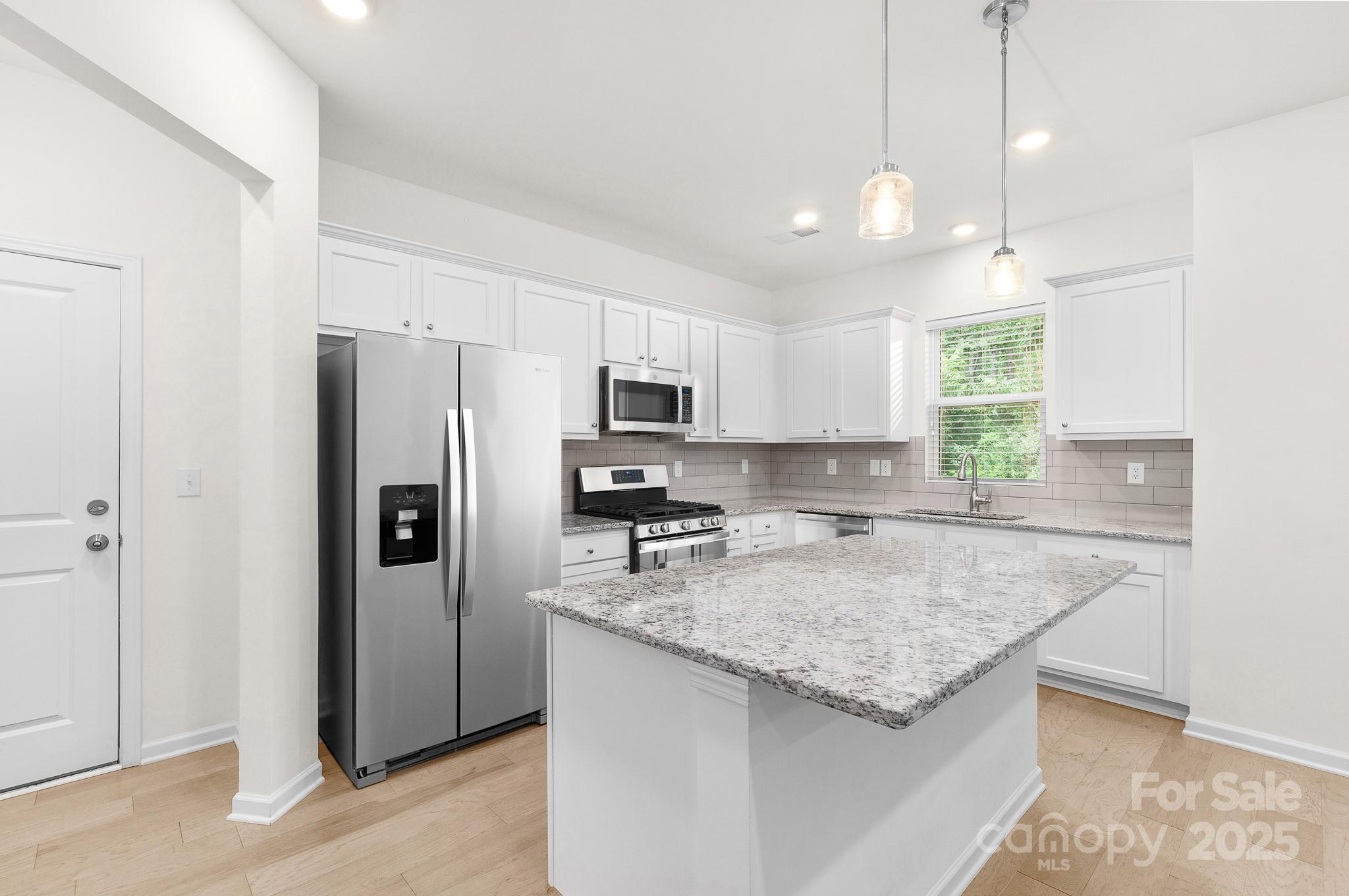 254 Quinn Road Matthews, NC 28104 - Photo 8 of 46 Gallery Image 8