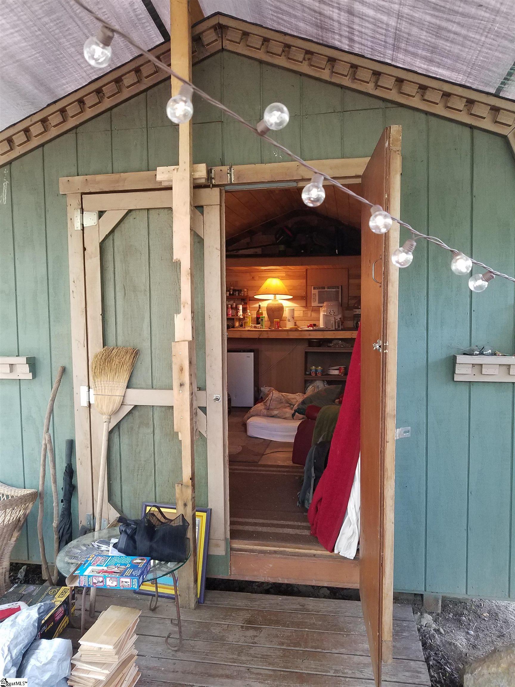 65 Quantums Way Marietta, SC 29661 - Photo 3 of 13