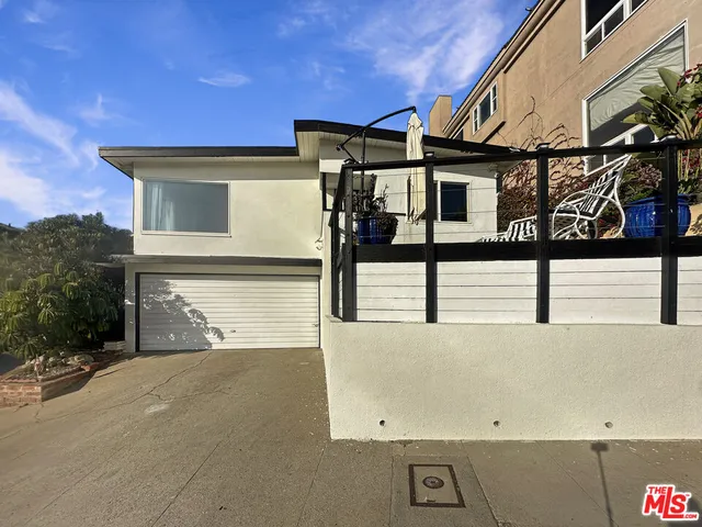 $8,395 | 111 Waterview Street, Playa del Rey, CA 90293