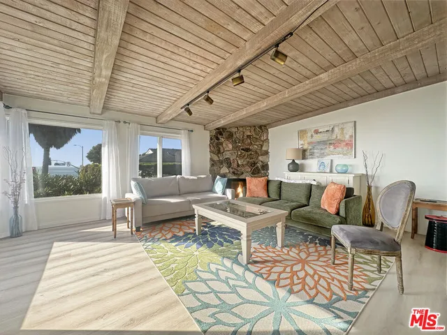 $8,395 | 111 Waterview Street, Playa del Rey, CA 90293