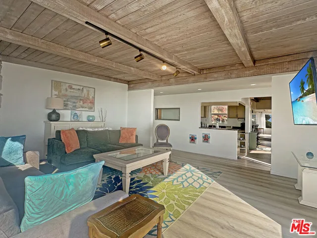 $8,395 | 111 Waterview Street, Playa del Rey, CA 90293