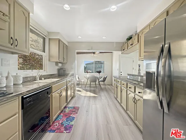 $8,395 | 111 Waterview Street, Playa del Rey, CA 90293